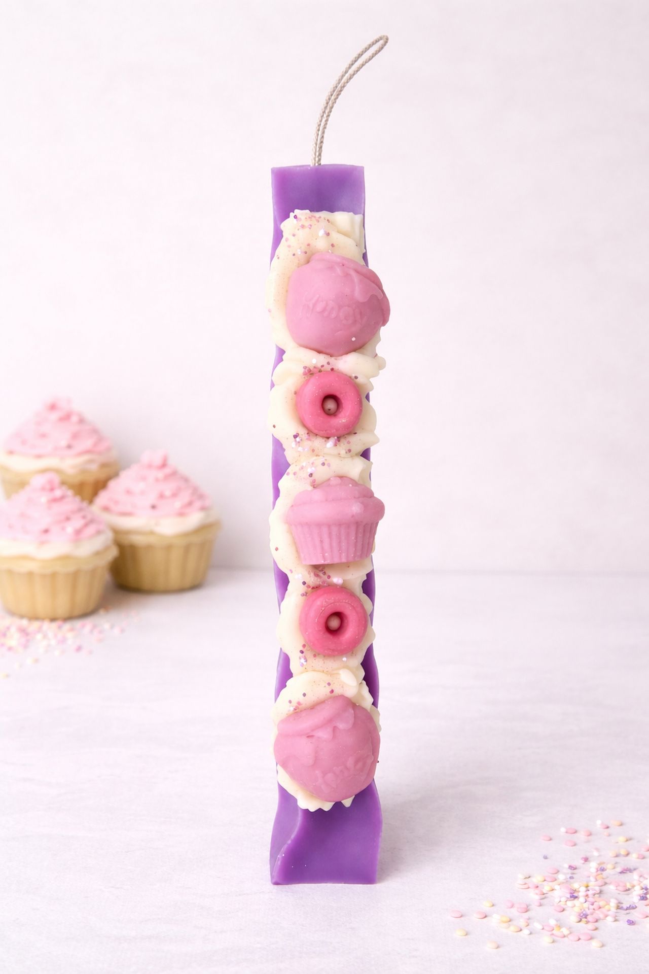 Φωτογραφία από Λαμπάδα Candy Karidopita 